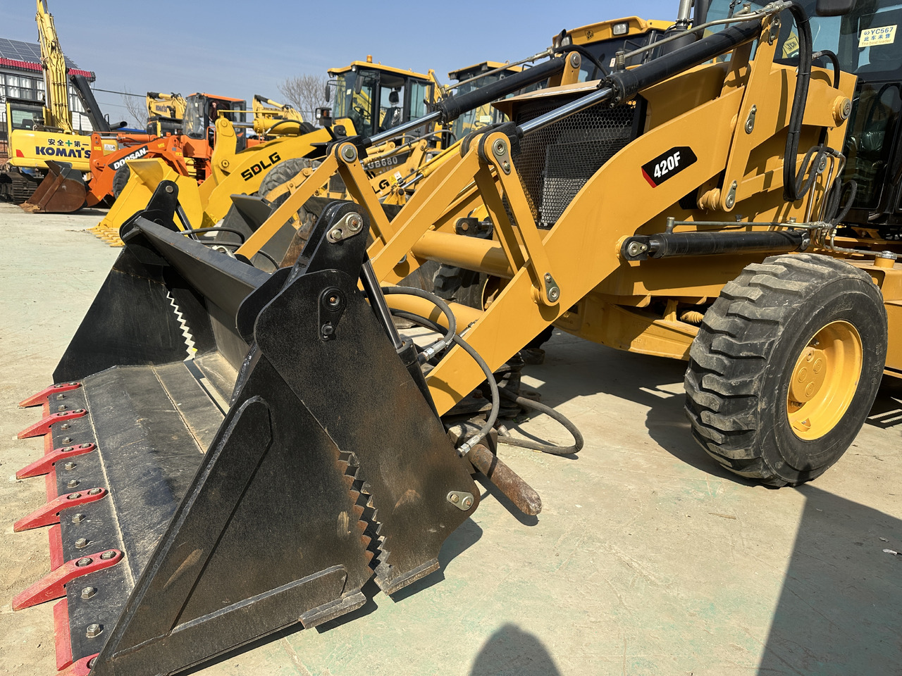 Ekskavators-iekrāvējs CATERPILLAR 420F: foto 7