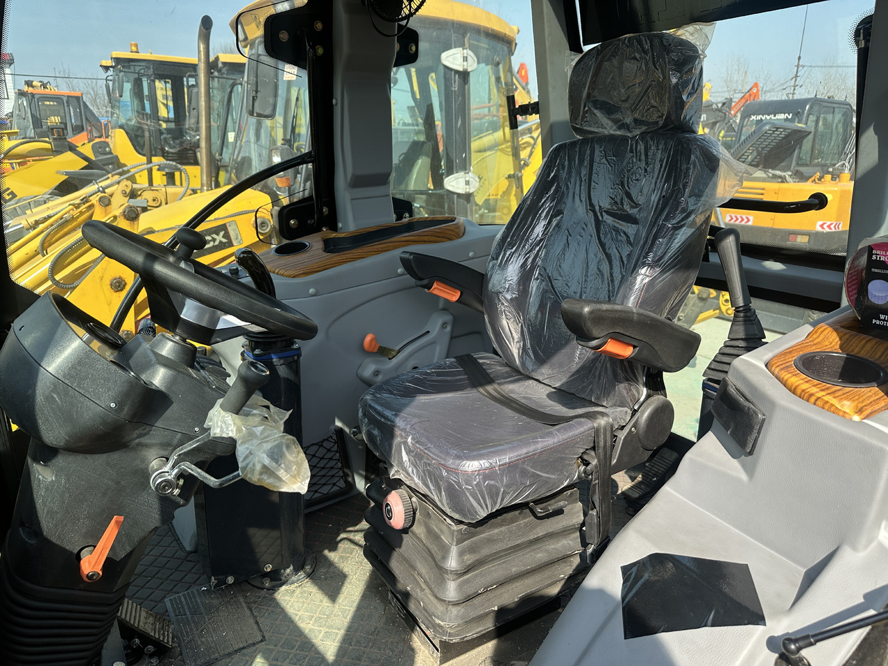 Ekskavators-iekrāvējs CATERPILLAR 420F: foto 13