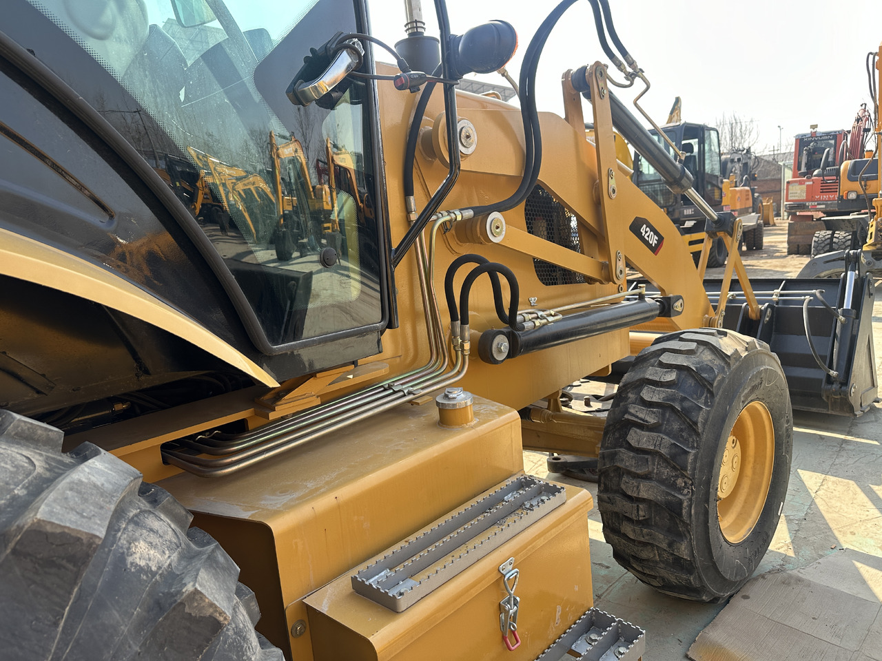 Ekskavators-iekrāvējs CATERPILLAR 420F: foto 9