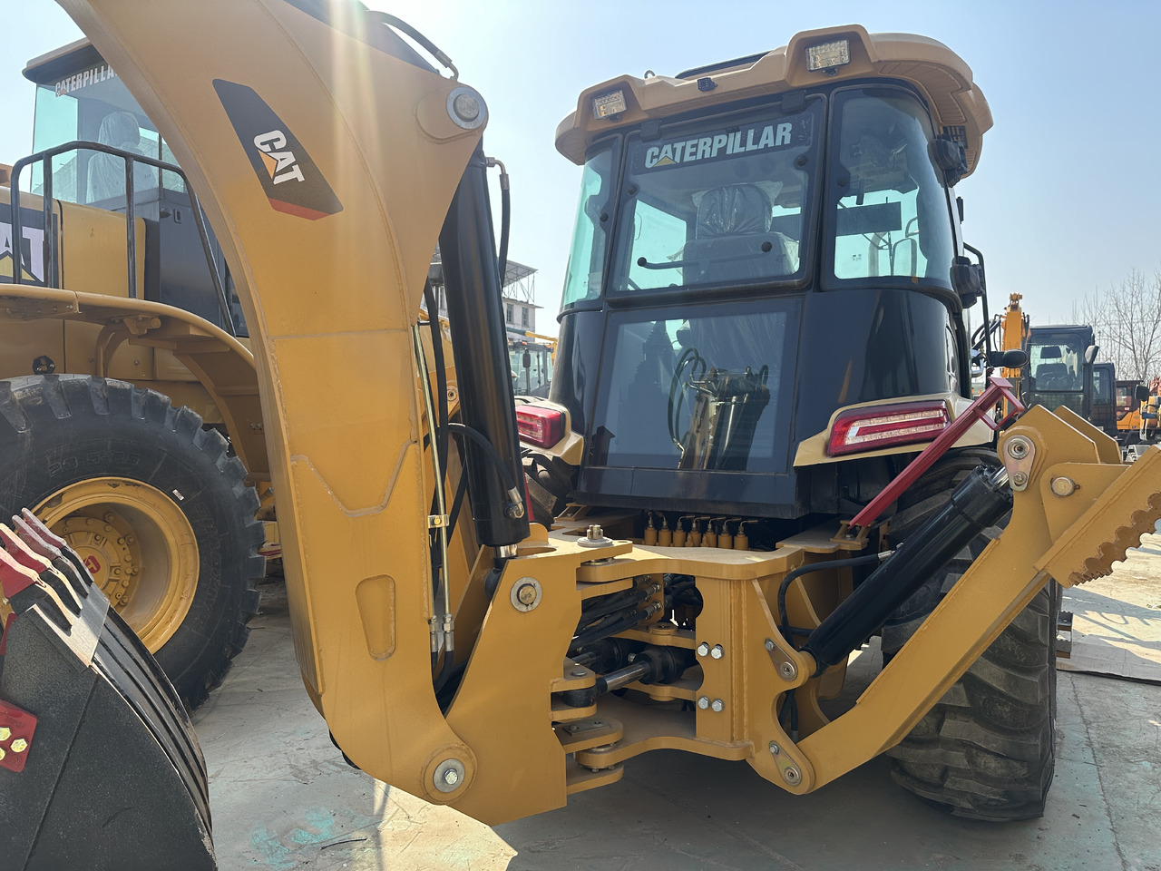 Ekskavators-iekrāvējs CATERPILLAR 420F: foto 8