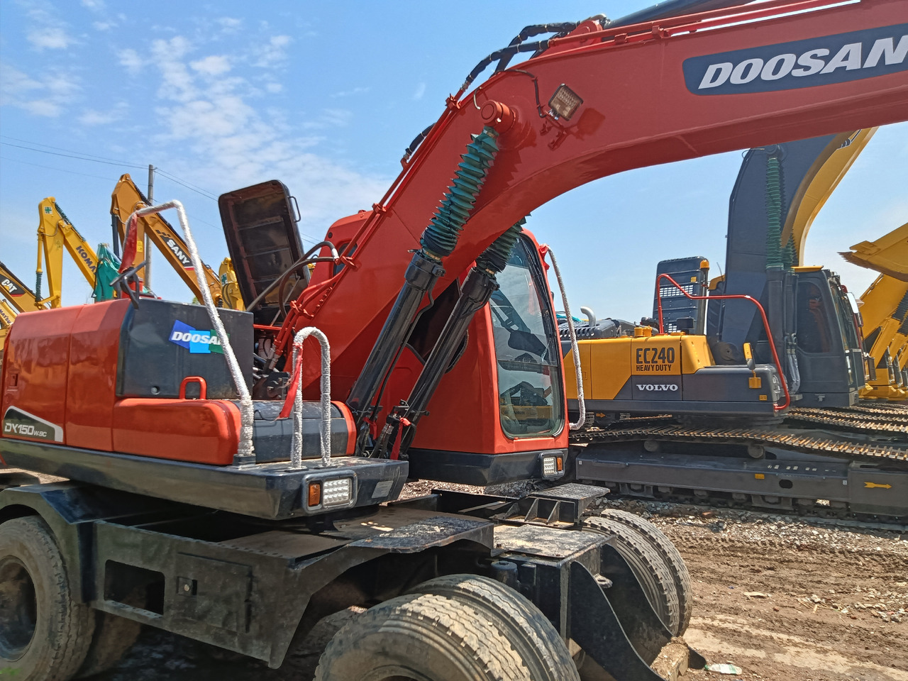 DOOSAN 150W - Riteņu ekskavators: foto 3 DOOSAN 150W - Riteņu ekskavators: foto 3