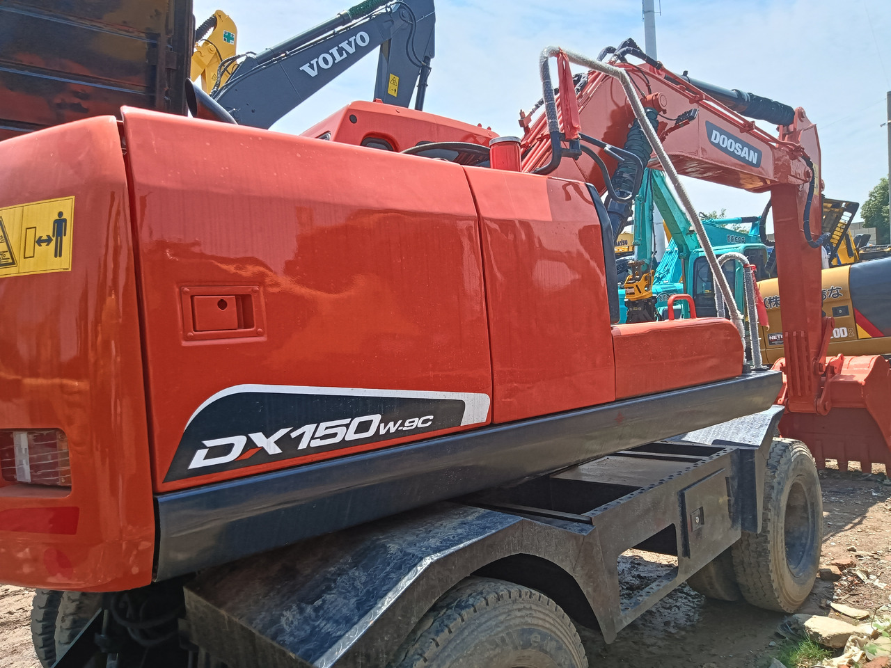 DOOSAN 150W - Riteņu ekskavators: foto 5 DOOSAN 150W - Riteņu ekskavators: foto 5
