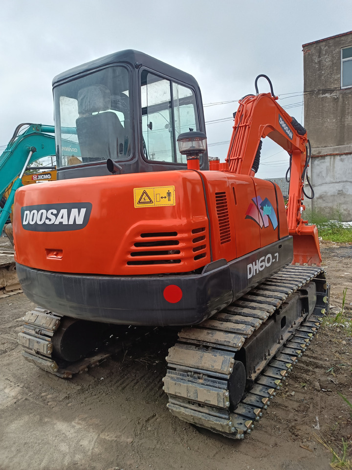 DOOSAN DH60-7 - Mini-ekskavators: foto 3 DOOSAN DH60-7 - Mini-ekskavators: foto 3