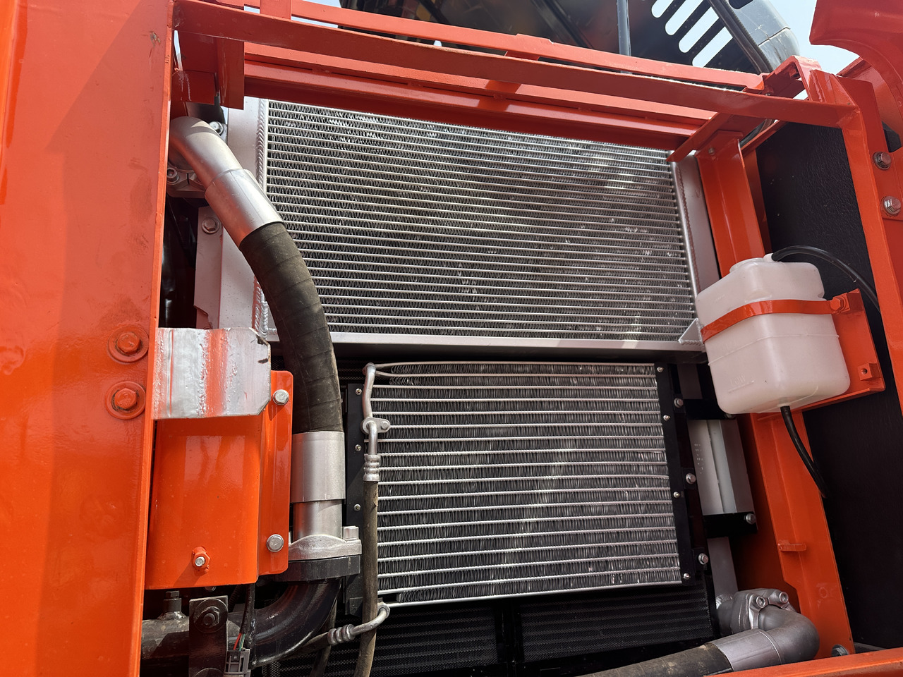 DOOSAN DX225LC-9C - Kāpurķēžu ekskavators: foto 3 DOOSAN DX225LC-9C - Kāpurķēžu ekskavators: foto 3