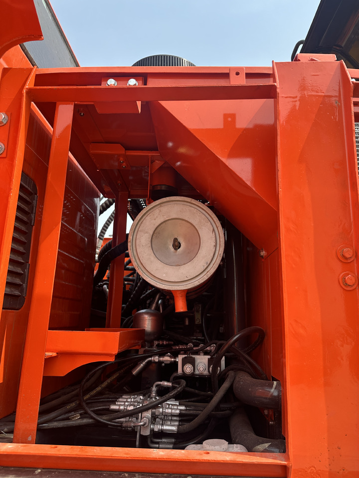DOOSAN DX225LC-9C - Kāpurķēžu ekskavators: foto 4 DOOSAN DX225LC-9C - Kāpurķēžu ekskavators: foto 4