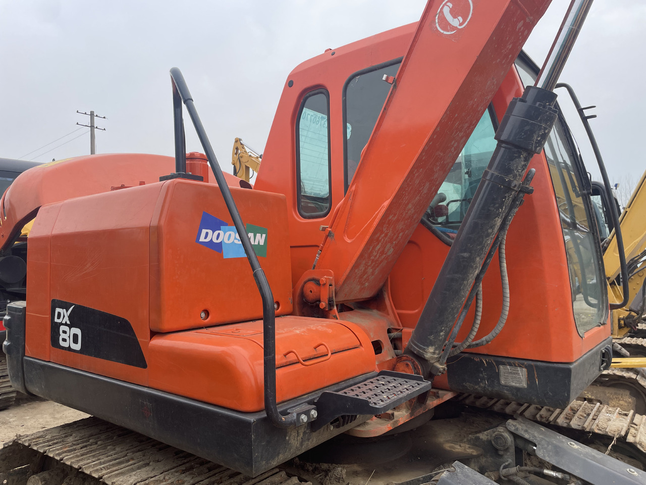 DOOSAN DX80 - Kāpurķēžu ekskavators: foto 2 DOOSAN DX80 - Kāpurķēžu ekskavators: foto 2
