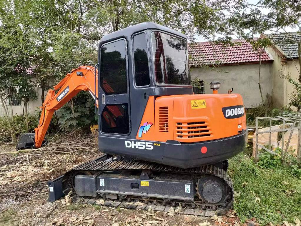 Doosan DH 55 - Mini-ekskavators: foto 4 Doosan DH 55 - Mini-ekskavators: foto 4