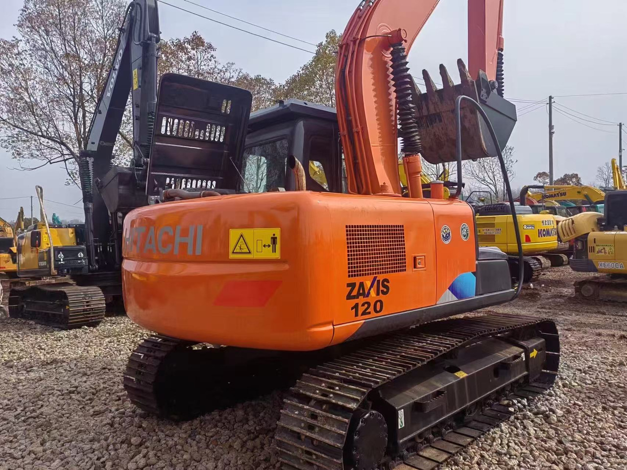 HITACHI ZX120 - Kāpurķēžu ekskavators: foto 1 HITACHI ZX120 - Kāpurķēžu ekskavators: foto 1