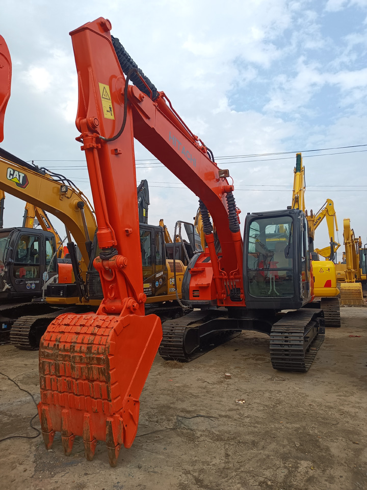 HITACHI ZX135 - Kāpurķēžu ekskavators: foto 5 HITACHI ZX135 - Kāpurķēžu ekskavators: foto 5