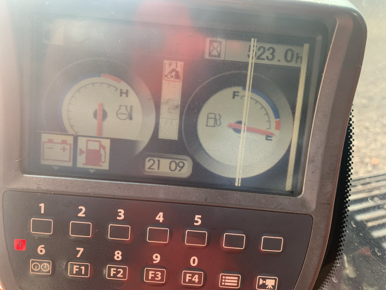 HITACHI ZX200-3 - Kāpurķēžu ekskavators: foto 5 HITACHI ZX200-3 - Kāpurķēžu ekskavators: foto 5