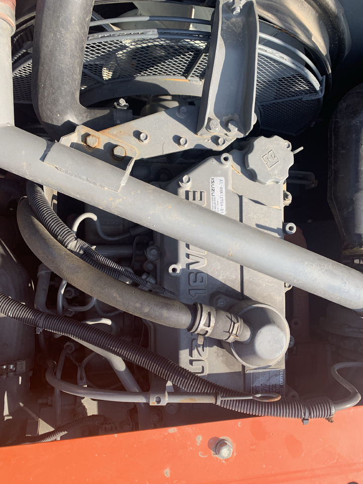 HITACHI ZX200-3 - Kāpurķēžu ekskavators: foto 4 HITACHI ZX200-3 - Kāpurķēžu ekskavators: foto 4