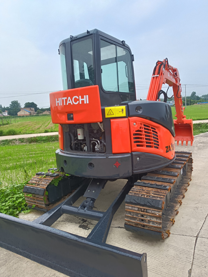 HITACHI ZX50U-2 - Mini-ekskavators: foto 3 HITACHI ZX50U-2 - Mini-ekskavators: foto 3