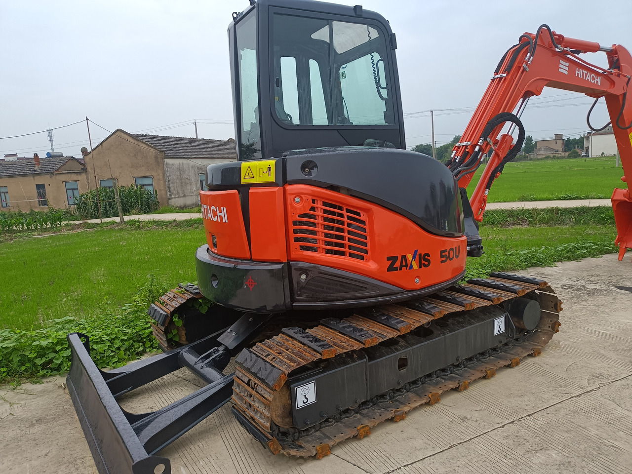 HITACHI ZX50U-2 - Mini-ekskavators: foto 2 HITACHI ZX50U-2 - Mini-ekskavators: foto 2