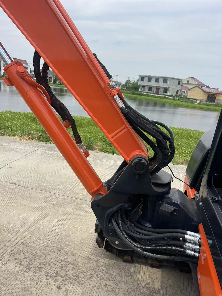 Mini-ekskavators HITACHI ZX50U-2: foto 7 Mini-ekskavators HITACHI ZX50U-2: foto 7