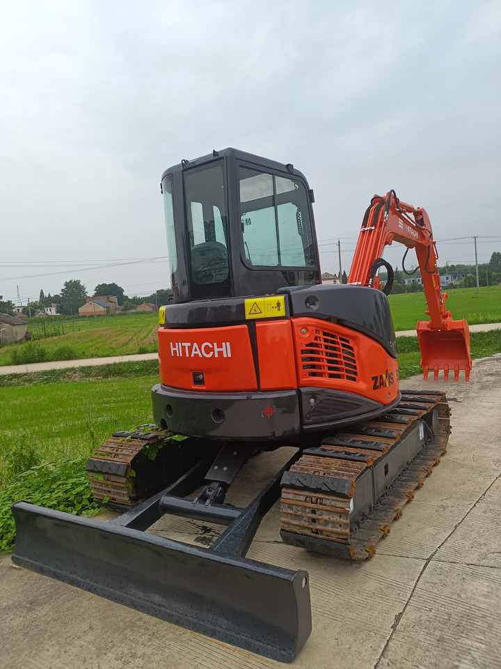 HITACHI ZX50U-2 - Mini-ekskavators: foto 4 HITACHI ZX50U-2 - Mini-ekskavators: foto 4