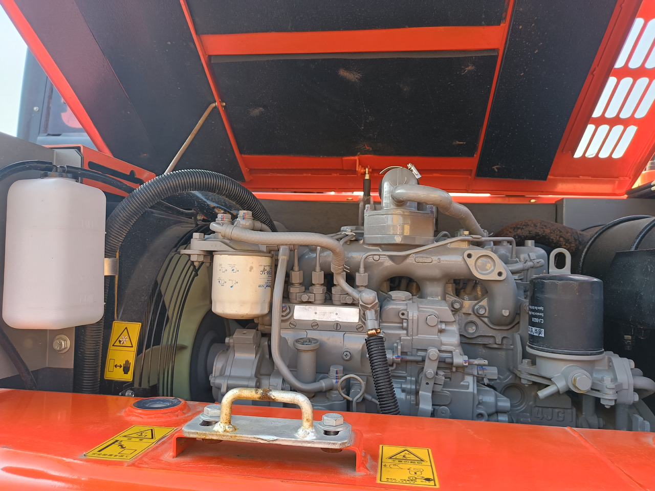 HITACHI ZX75 - Kāpurķēžu ekskavators: foto 5 HITACHI ZX75 - Kāpurķēžu ekskavators: foto 5