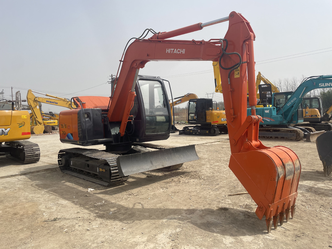 Hitachi ZX 70 - Kāpurķēžu ekskavators: foto 3 Hitachi ZX 70 - Kāpurķēžu ekskavators: foto 3