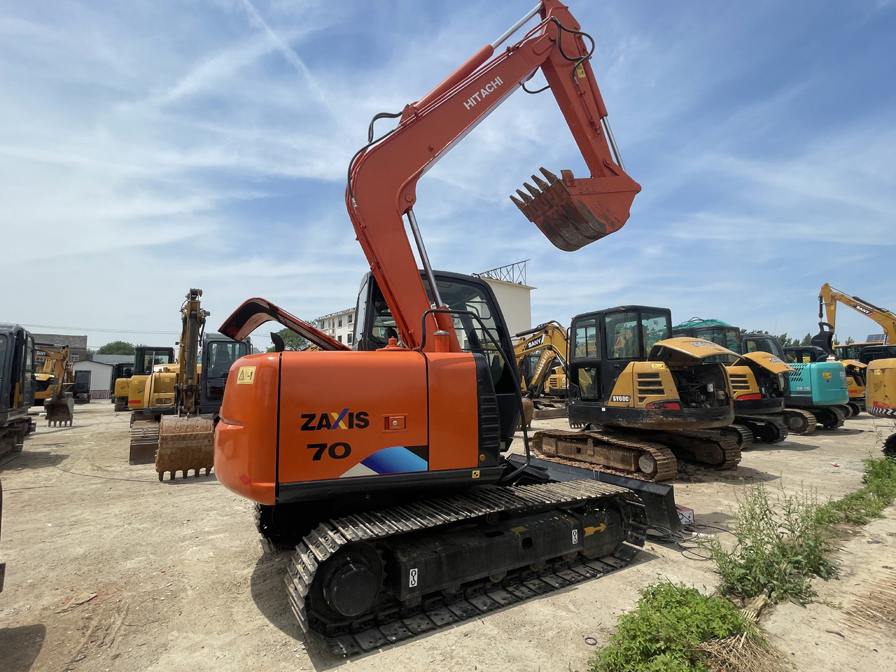Hitachi ZX 70 - Kāpurķēžu ekskavators: foto 1 Hitachi ZX 70 - Kāpurķēžu ekskavators: foto 1