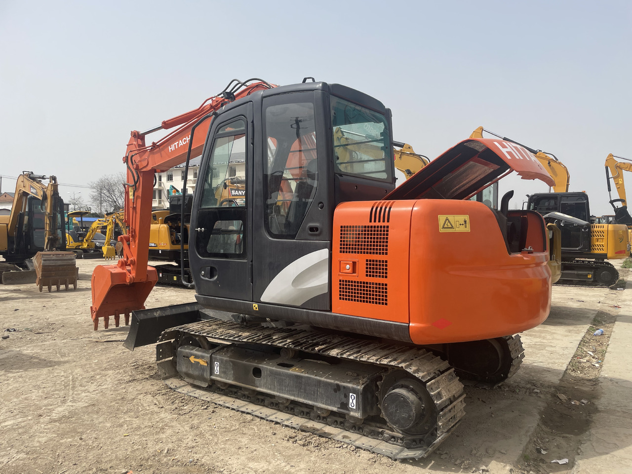 Hitachi ZX 70 - Kāpurķēžu ekskavators: foto 2 Hitachi ZX 70 - Kāpurķēžu ekskavators: foto 2