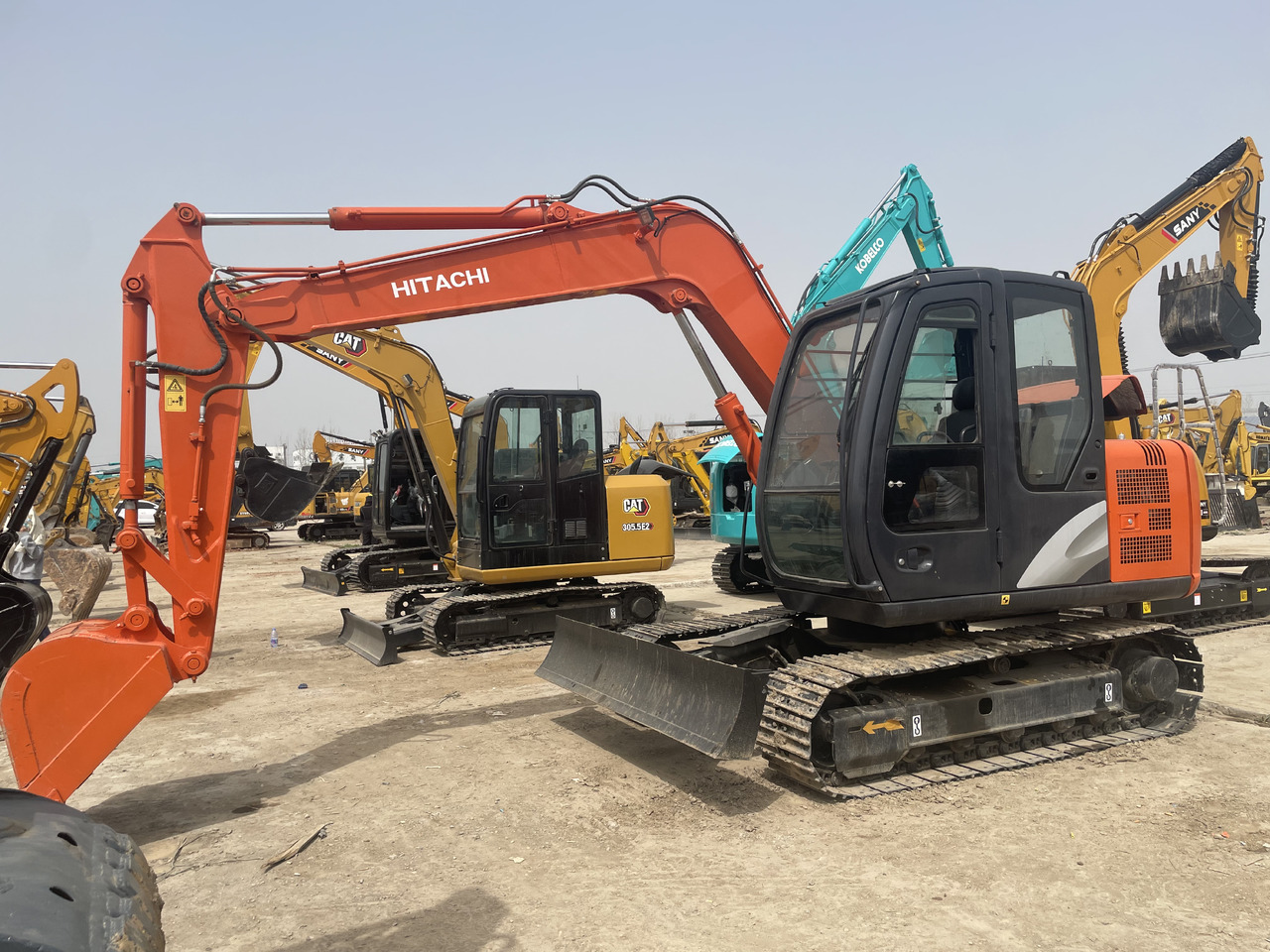 Hitachi ZX 70 - Kāpurķēžu ekskavators: foto 4 Hitachi ZX 70 - Kāpurķēžu ekskavators: foto 4