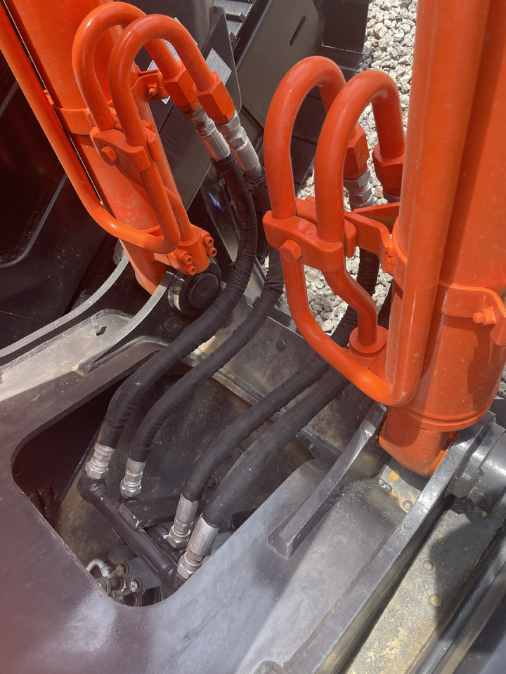 Hitachi ZX200 - Kāpurķēžu ekskavators: foto 5 Hitachi ZX200 - Kāpurķēžu ekskavators: foto 5