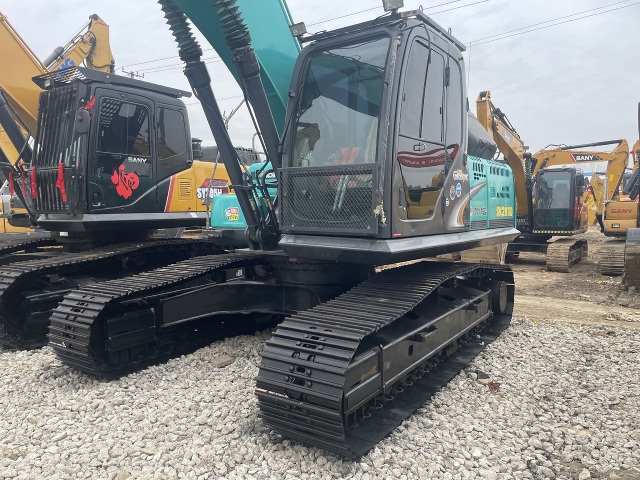 KOBELCO SK200-8 - Kāpurķēžu ekskavators: foto 5 KOBELCO SK200-8 - Kāpurķēžu ekskavators: foto 5