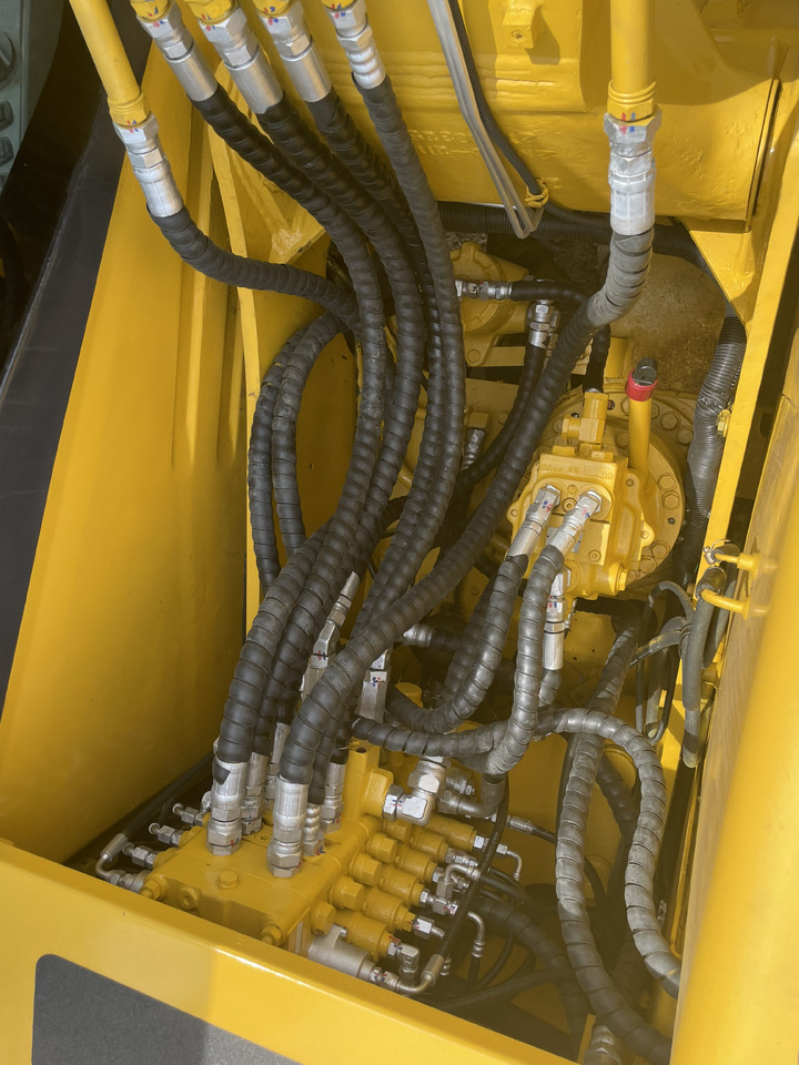 KOMATSU PC 130-7 - Mini-ekskavators: foto 4 KOMATSU PC 130-7 - Mini-ekskavators: foto 4