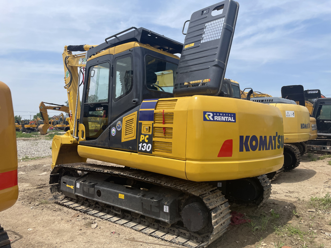 KOMATSU PC 130-7 - Mini-ekskavators: foto 1 KOMATSU PC 130-7 - Mini-ekskavators: foto 1