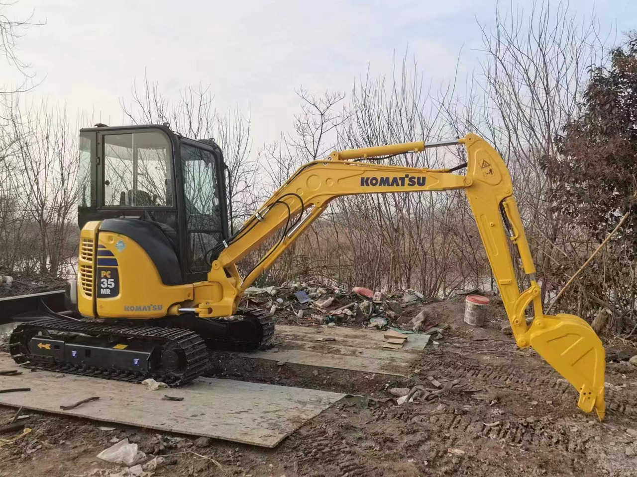 KOMATSU PC 35 MR - Mini-ekskavators: foto 1 KOMATSU PC 35 MR - Mini-ekskavators: foto 1
