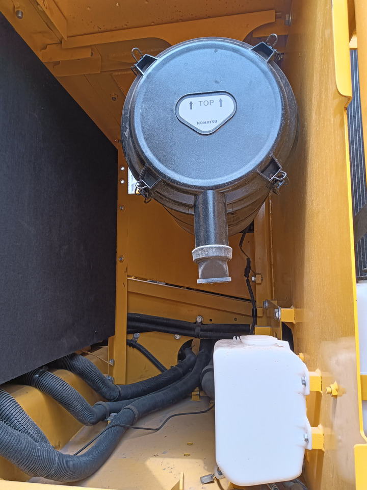 KOMATSU PC200-8 - Kāpurķēžu ekskavators: foto 5 KOMATSU PC200-8 - Kāpurķēžu ekskavators: foto 5