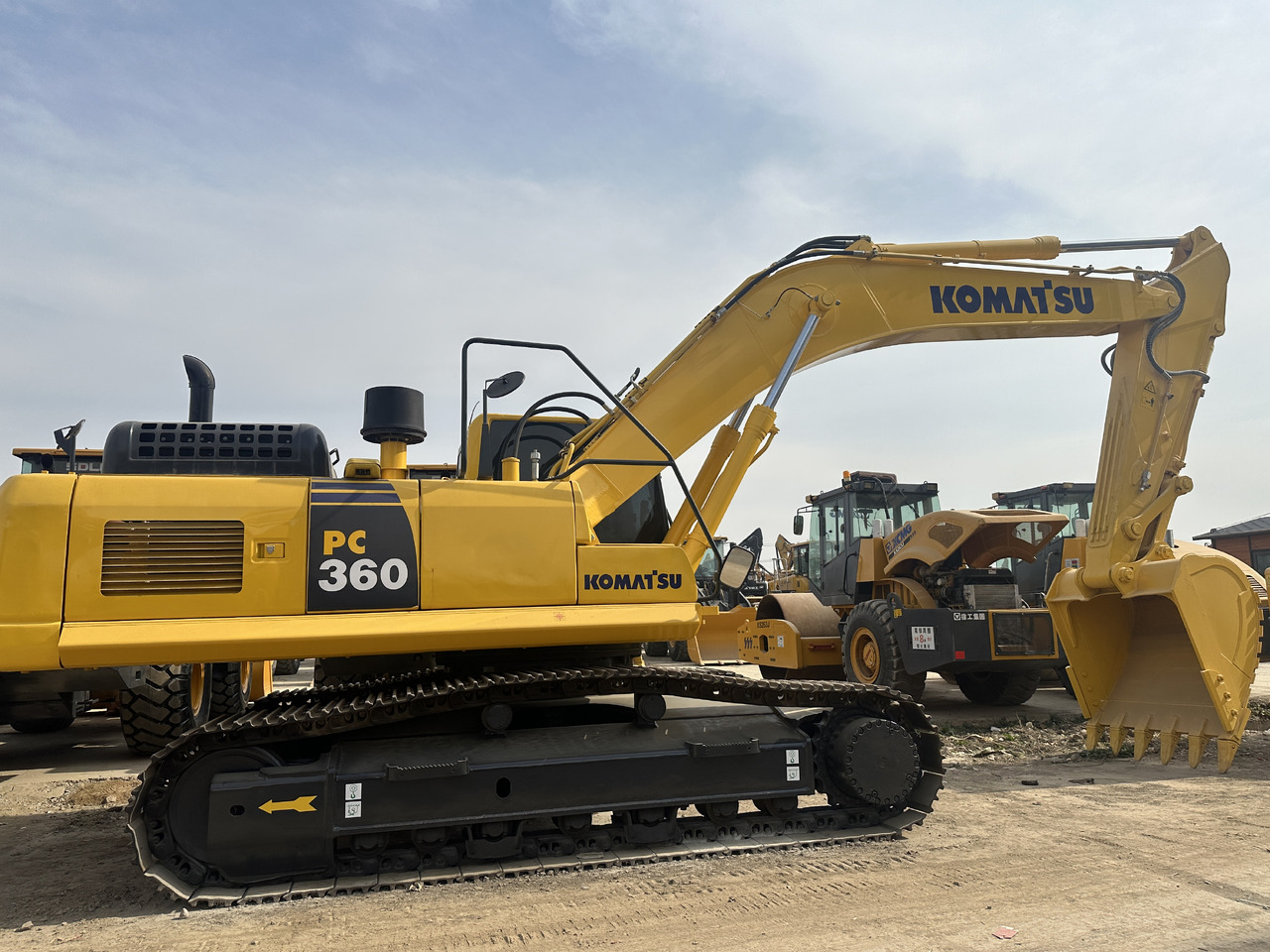 KOMATSU PC360 - Kāpurķēžu ekskavators: foto 1 KOMATSU PC360 - Kāpurķēžu ekskavators: foto 1