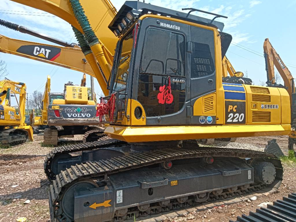 Komatsu PC 220-8 - Kāpurķēžu ekskavators: foto 5 Komatsu PC 220-8 - Kāpurķēžu ekskavators: foto 5