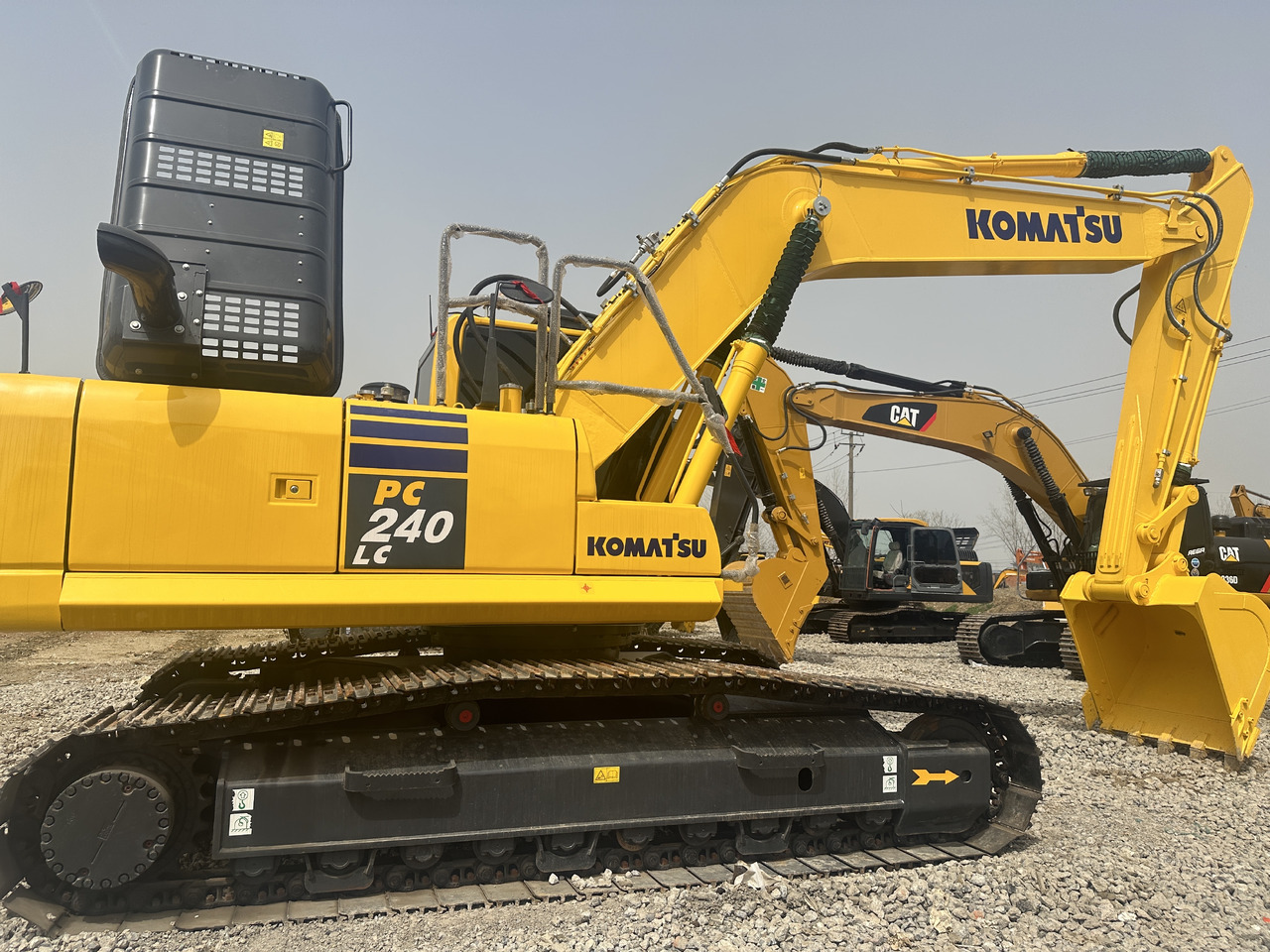 Komatsu PC 240 LC-8 - Kāpurķēžu ekskavators: foto 2 Komatsu PC 240 LC-8 - Kāpurķēžu ekskavators: foto 2
