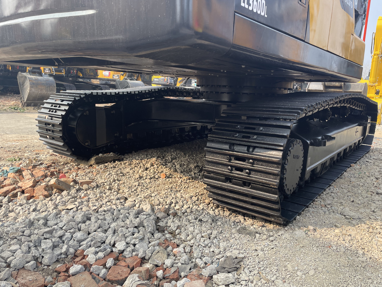 Kāpurķēžu ekskavators VOLVO EC360: foto 7