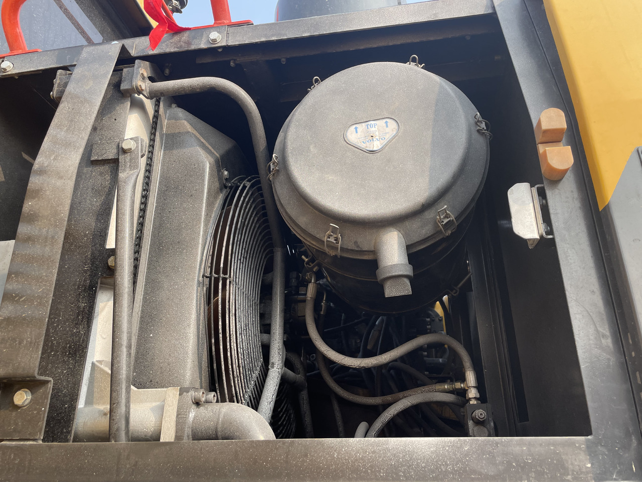 Kāpurķēžu ekskavators VOLVO EC360: foto 6