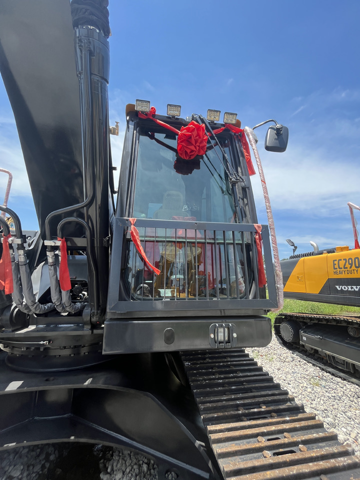 Volvo EC300DL - Kāpurķēžu ekskavators: foto 3 Volvo EC300DL - Kāpurķēžu ekskavators: foto 3