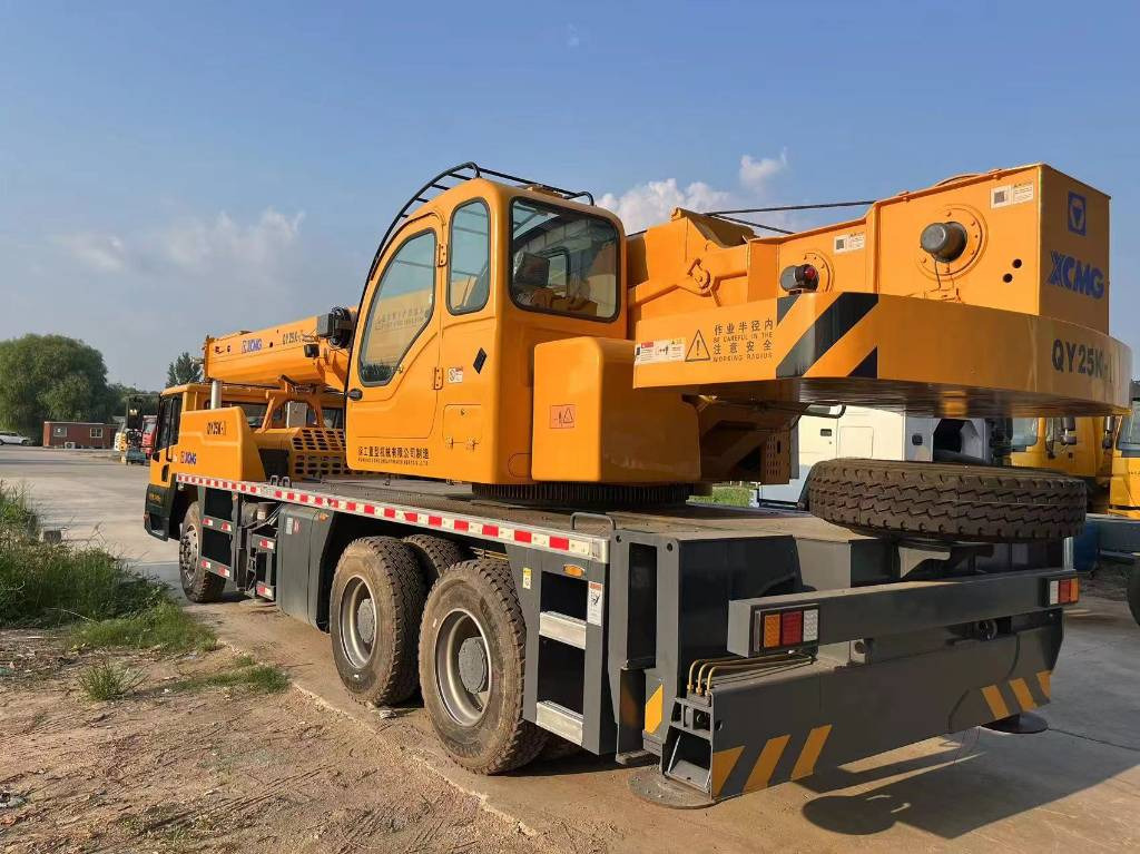 Celtnis XCMG QY25K-II: foto 7