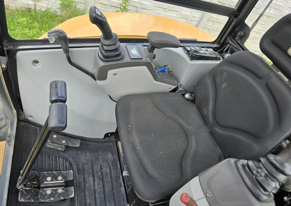 Caterpillar - Mini-ekskavators: foto 5 Caterpillar - Mini-ekskavators: foto 5