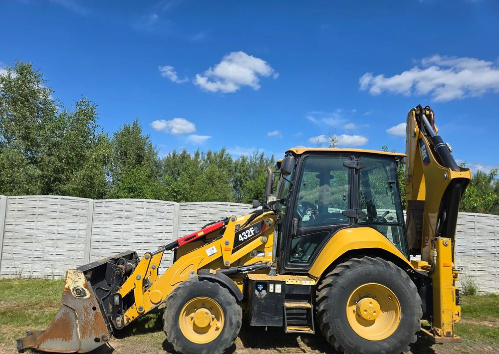 Caterpillar - Ekskavators-iekrāvējs: foto 5 Caterpillar - Ekskavators-iekrāvējs: foto 5