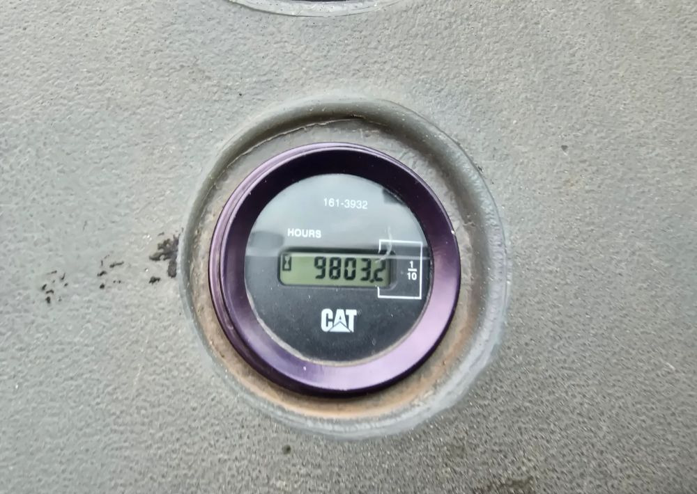 Caterpillar - Ekskavators-iekrāvējs: foto 3 Caterpillar - Ekskavators-iekrāvējs: foto 3