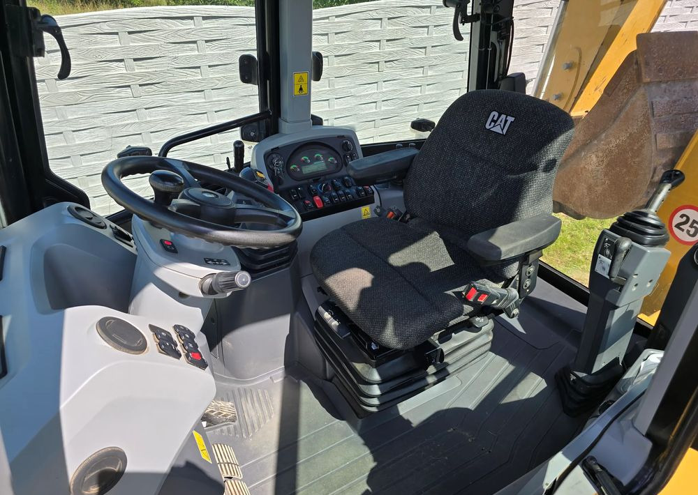 Caterpillar - Ekskavators-iekrāvējs: foto 3 Caterpillar - Ekskavators-iekrāvējs: foto 3