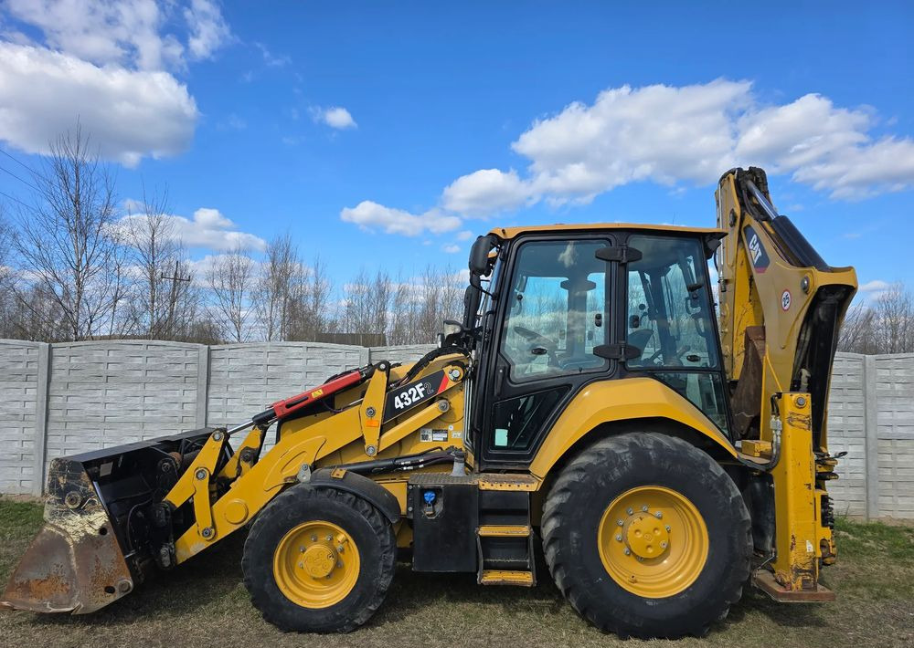 Caterpillar - Ekskavators-iekrāvējs: foto 5 Caterpillar - Ekskavators-iekrāvējs: foto 5