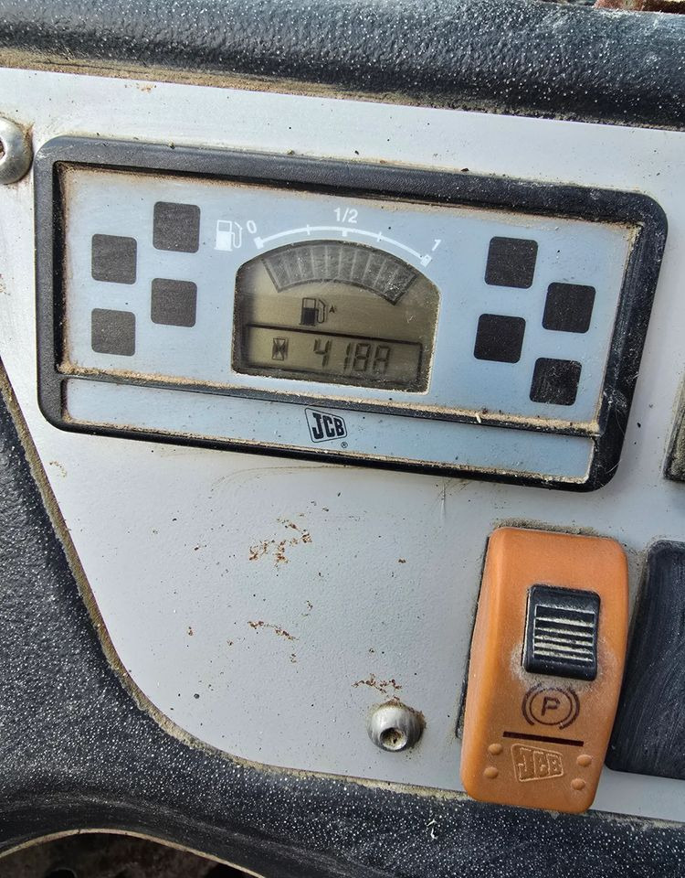 JCB - Kompaktiekrāvējs: foto 4 JCB - Kompaktiekrāvējs: foto 4