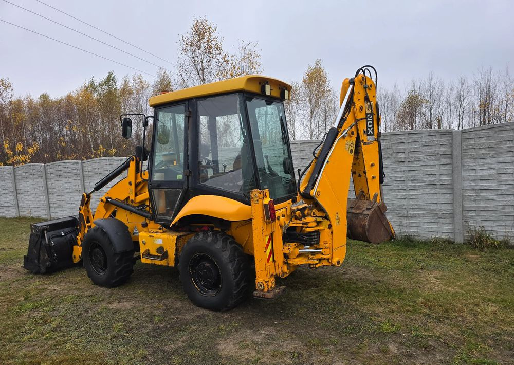 JCB - Ekskavators-iekrāvējs: foto 5 JCB - Ekskavators-iekrāvējs: foto 5