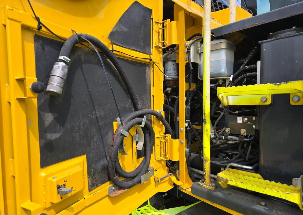 Komatsu - Riteņu ekskavators: foto 5 Komatsu - Riteņu ekskavators: foto 5