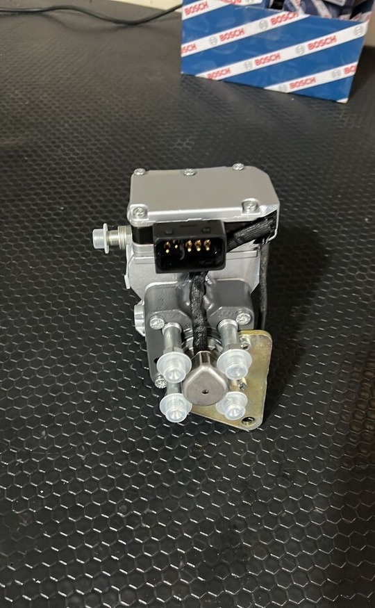 Bosch 2023 0470004015 Bosch Perkins - Degvielas sūknis - Ekskavators: foto 1 Bosch 2023 0470004015 Bosch Perkins - Degvielas sūknis - Ekskavators: foto 1