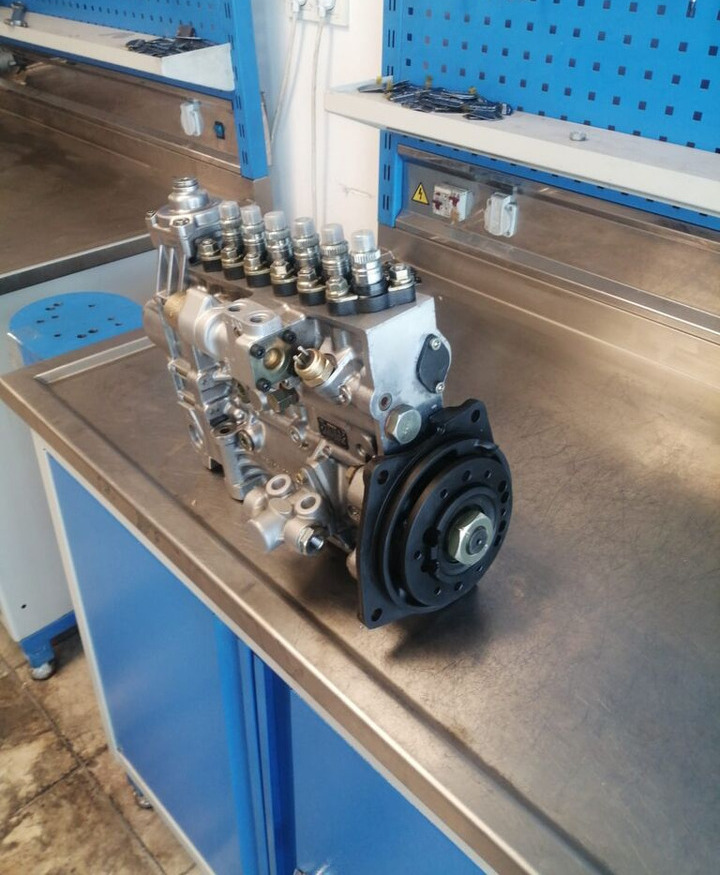 Bosch EXCHANGE A0250745702 Mercedes-Benz . truck - Degvielas sūknis - Kravas automašīna: foto 1 Bosch EXCHANGE A0250745702 Mercedes-Benz . truck - Degvielas sūknis - Kravas automašīna: foto 1