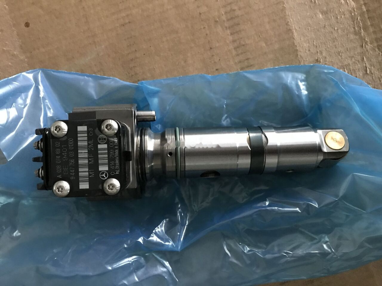 Mercedes-Benz 2018 0280746902 Mercedes-Benz AXOR-ATEGO - Inžektors - Kravas automašīna: foto 2 Mercedes-Benz 2018 0280746902 Mercedes-Benz AXOR-ATEGO - Inžektors - Kravas automašīna: foto 2