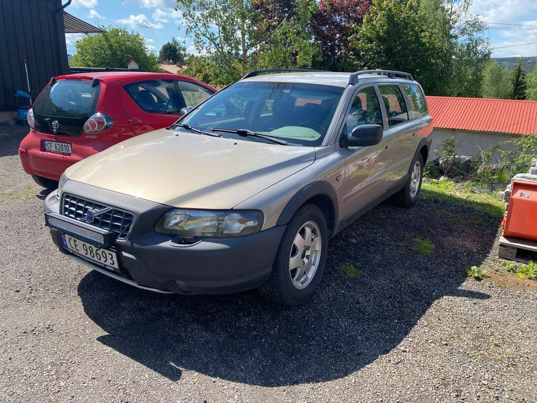 2001 Volvo XC70 EU-GODKJENT (rep.-objekt) - Vieglā automašīna: foto 1 2001 Volvo XC70 EU-GODKJENT (rep.-objekt) - Vieglā automašīna: foto 1