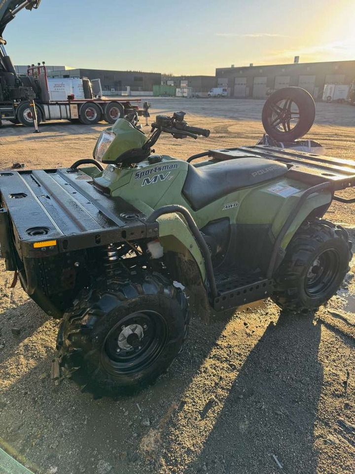2004 ATV Polaris SPORTSMAN MV 700 HK (Kun kjørt 144 timer) - Motocikla piekabe: foto 1 2004 ATV Polaris SPORTSMAN MV 700 HK (Kun kjørt 144 timer) - Motocikla piekabe: foto 1